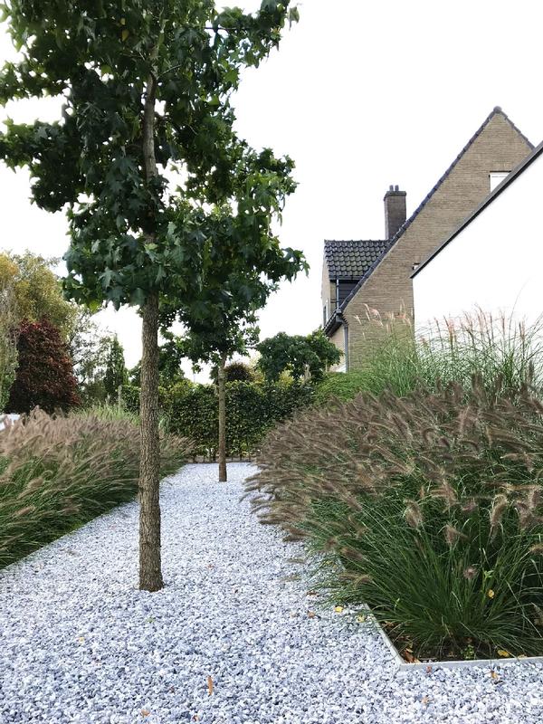 HEDENDAAGSE / MODERNE TUINEN